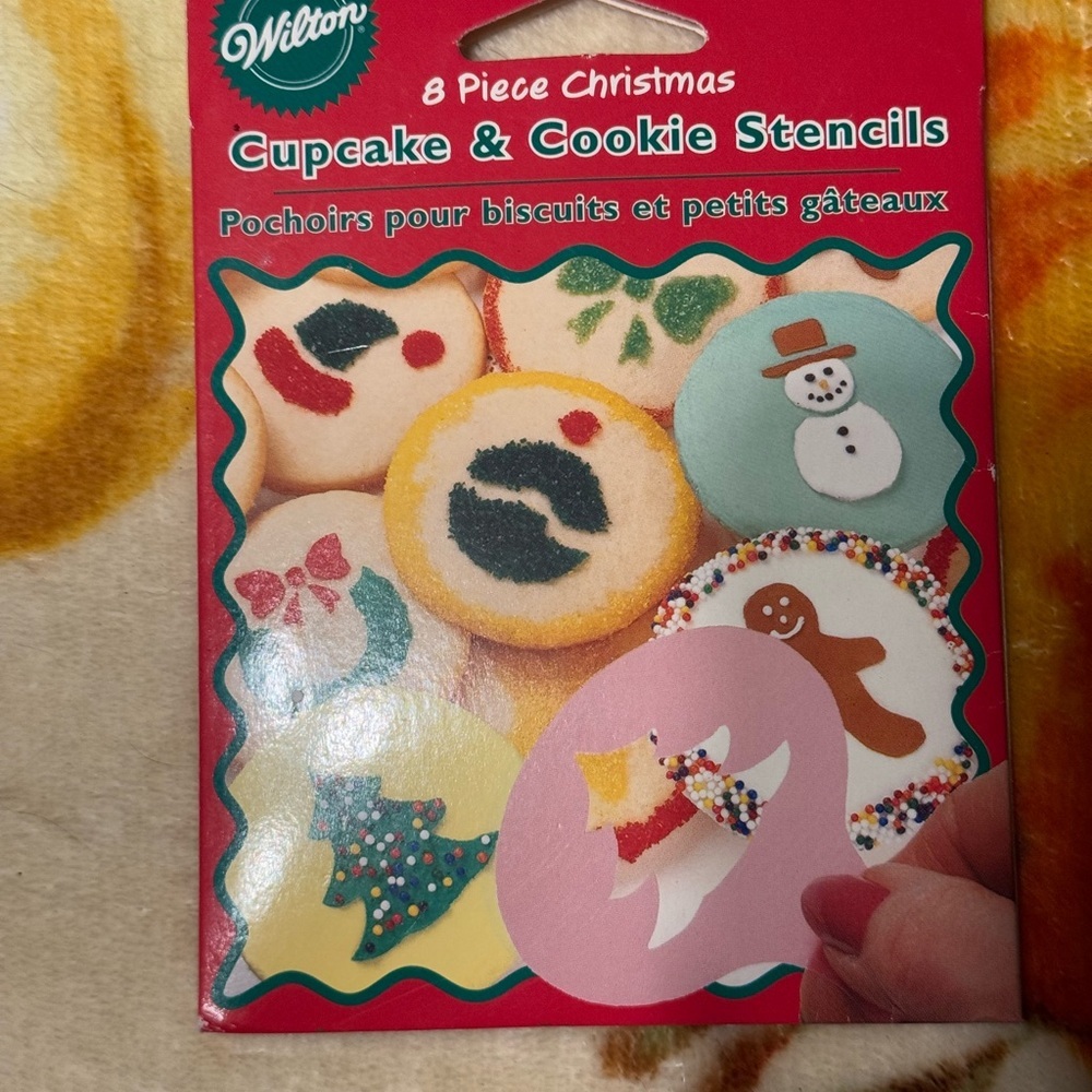 Wilton Christmas Cupcake & Cookie Stencils‎